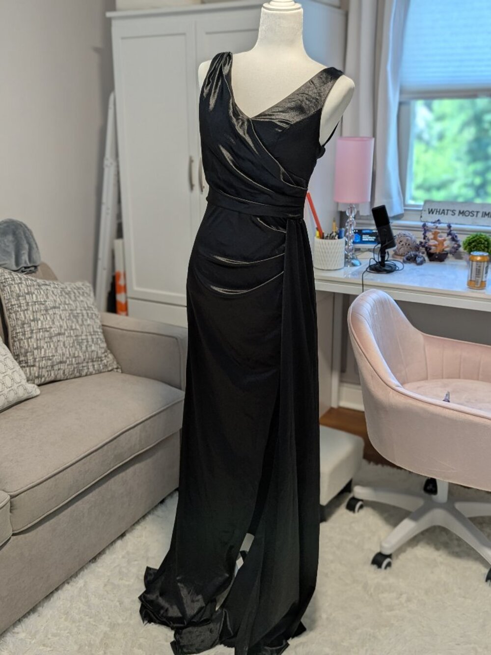 LIKE NEW NEVER WORN Black Heavy Satin Evening Gown Size 8